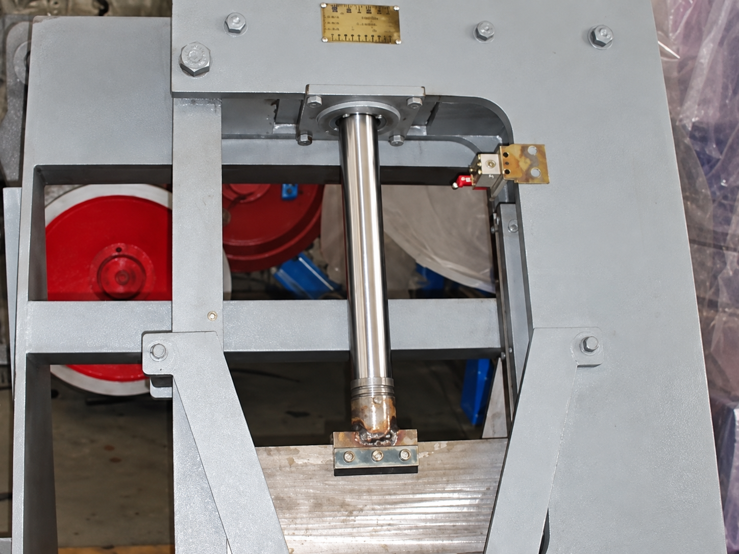 Ragger cutting machine